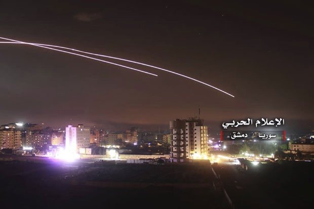 Raketni napad Izraela na Siriju: Eksplozije, djelovao PVO, ometani i radari