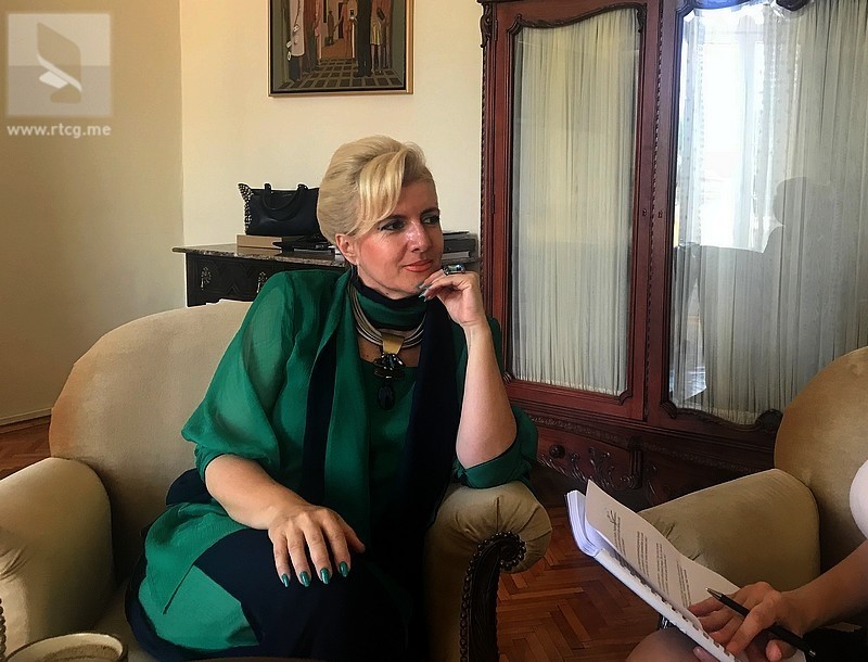 Neprihvatljivo je to što Srbija radi s crnogorskom nošnjom