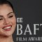 Poslušajte In The Dark, novu pjesmu Selene Gomez za Netflixovu seriju (video)