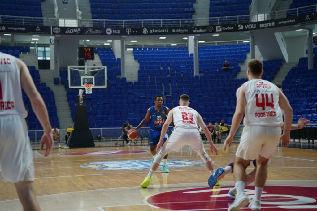 Rajt se poigravao sa SC Derbijem, Budućnost na korak od titule