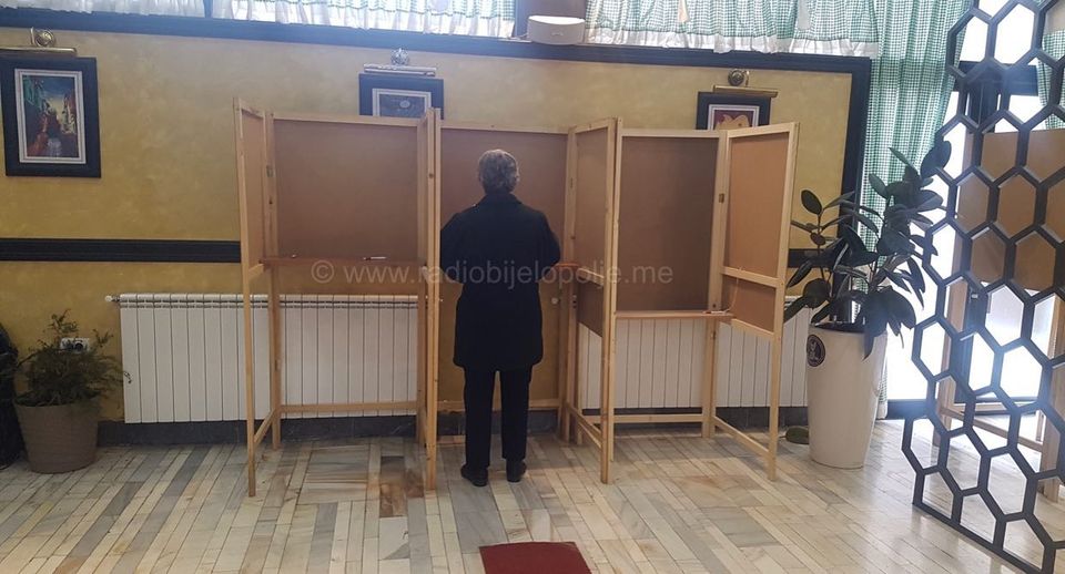CDT: do 18 sati glasalo 62,7 odsto birača; CEMI: do 17 sati glasalo 58,7 odsto birača