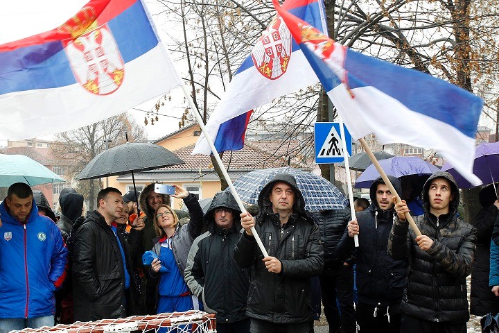 Srbi od Brisela traže sankcije Prištini