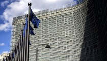Evropska komisija demantovala navode Vučića o sastanku s Fon der Lajen