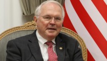 Kristofer Hil: EU treba da brzo primi sve sa Z. Balkana, bez moralisanja